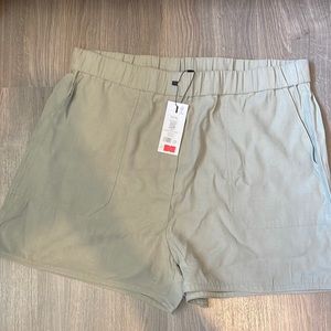 Dynamite shorts XL